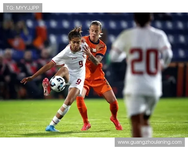 荷兰女足迎来欧锦赛新篇章，表现稳健备受关注