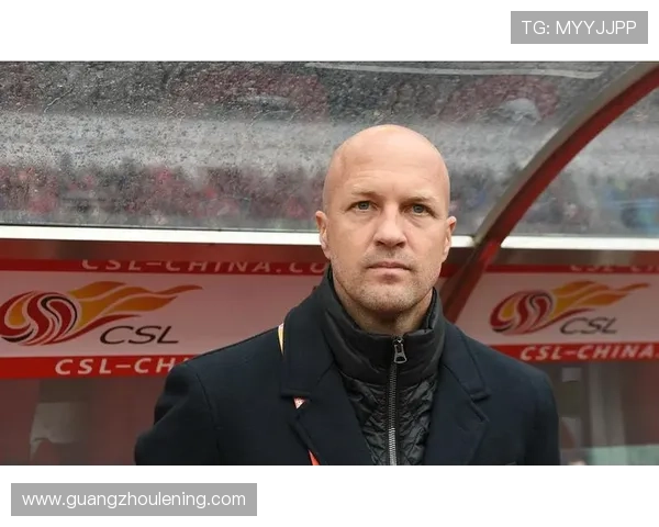 克鲁伊夫职业生涯解析：技术革新与战术遗产的持续影响