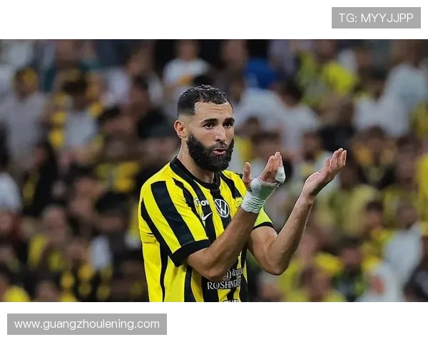 本泽马的战术核心属性与数据支撑