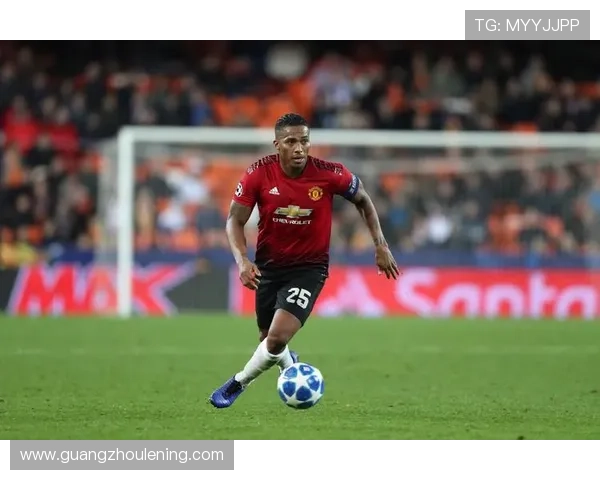 瓦伦西亚管理层决策争议：对球队竞争力与稳定性影响逐步显现